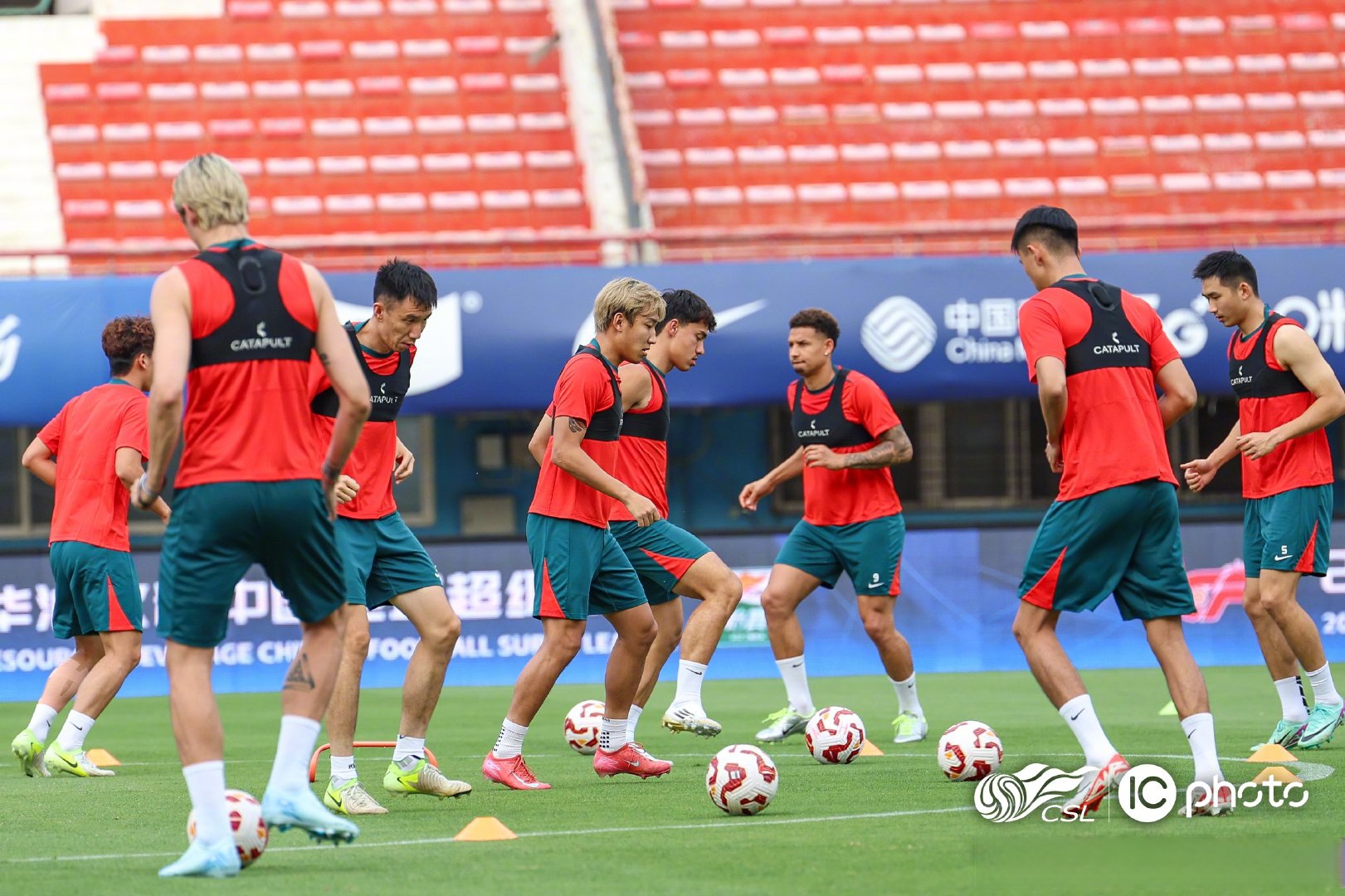 九游网页客户端-山东高速男篮对美国探险者的比赛视频