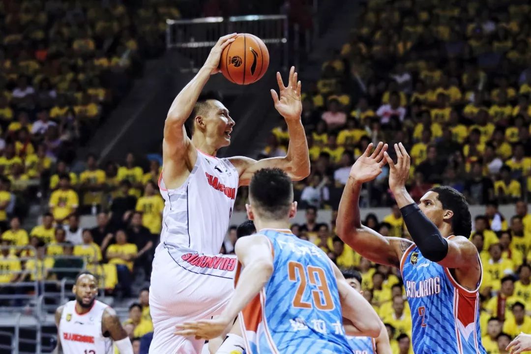 关键时刻广东宏远备战德甲；强势反弹细节曝光；管理层满意；训练强度明显提升(广东宏远最新消息今天直播)